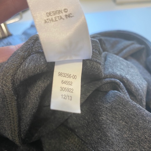 Athleta Splits Revelation Capri XS - Picture 9 of 10